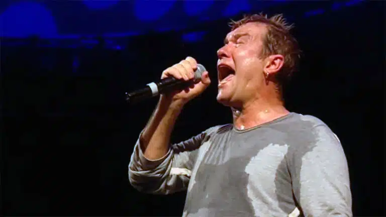 Jimmy Barnes performing Good Times with Living Loud